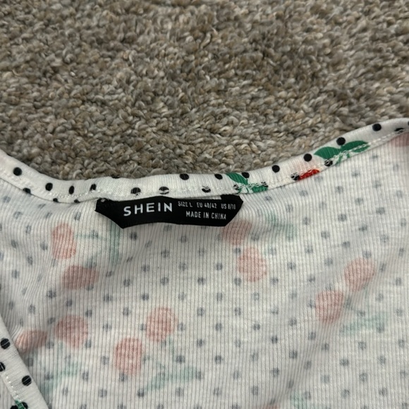 Cherry button crop - Picture 2 of 2